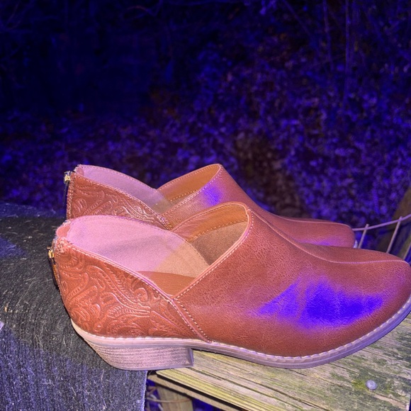 XAppeal Ankle BootiesNEW - Picture 7 of 8